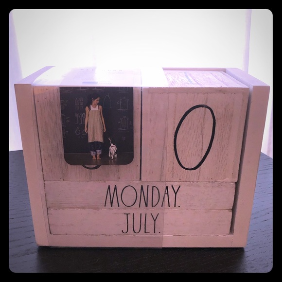 Rae Dunn block calendar